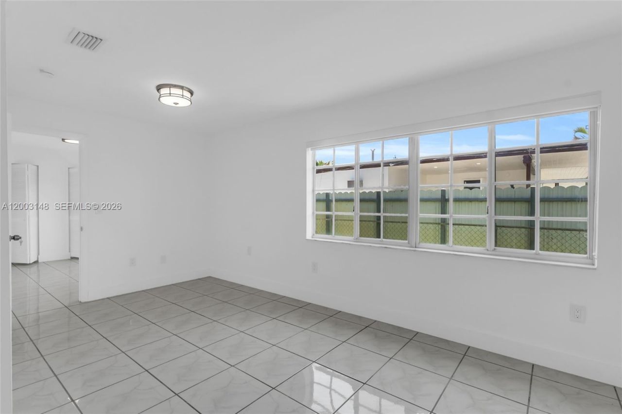 5971 W 13th Ave , Hialeah, FL 33012 Photo