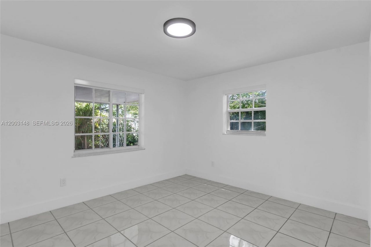 5971 W 13th Ave , Hialeah, FL 33012 Photo