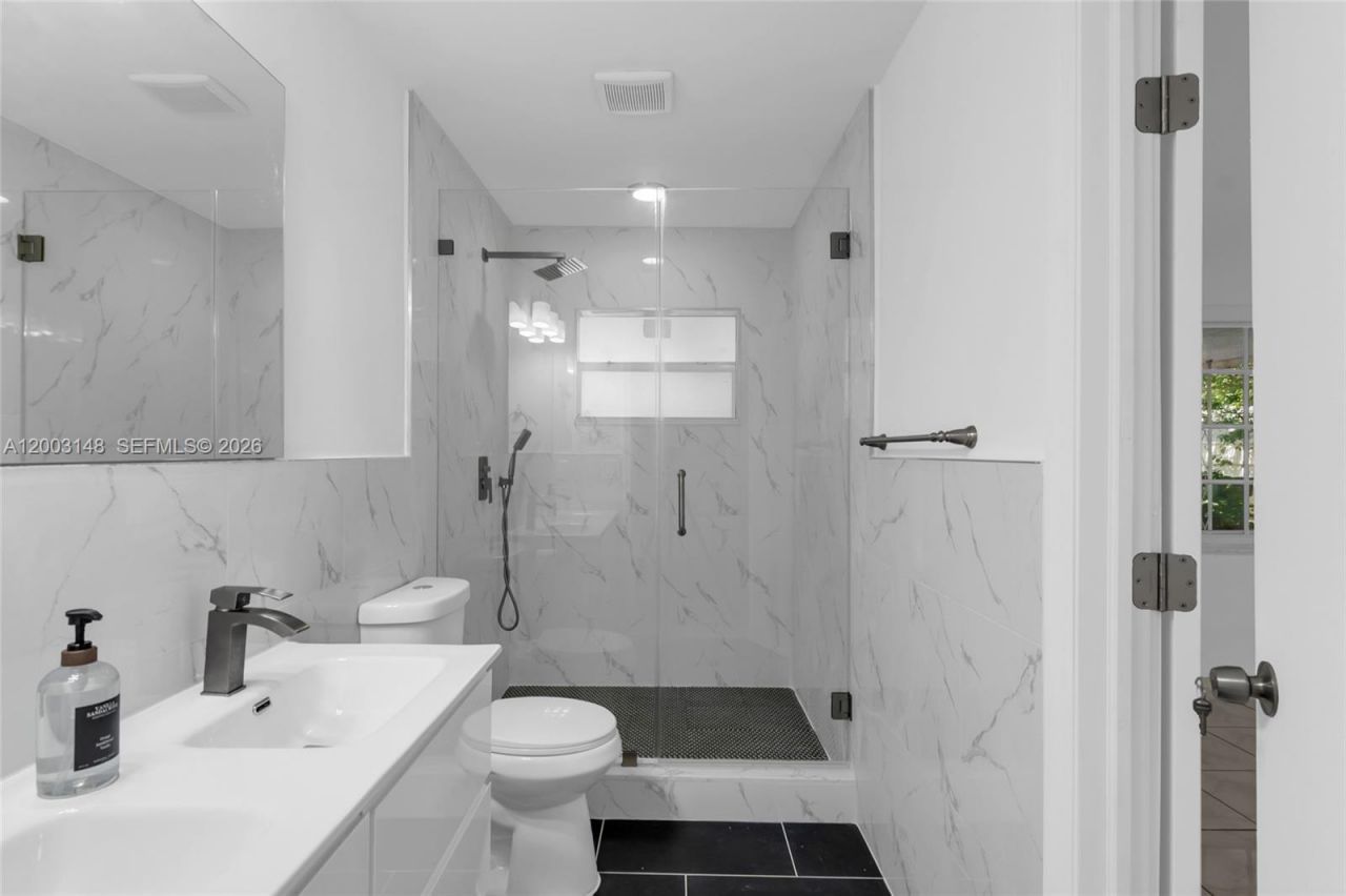 5971 W 13th Ave , Hialeah, FL 33012 Photo