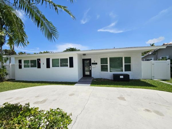 1426 Coolidge St , Hollywood, FL 33020