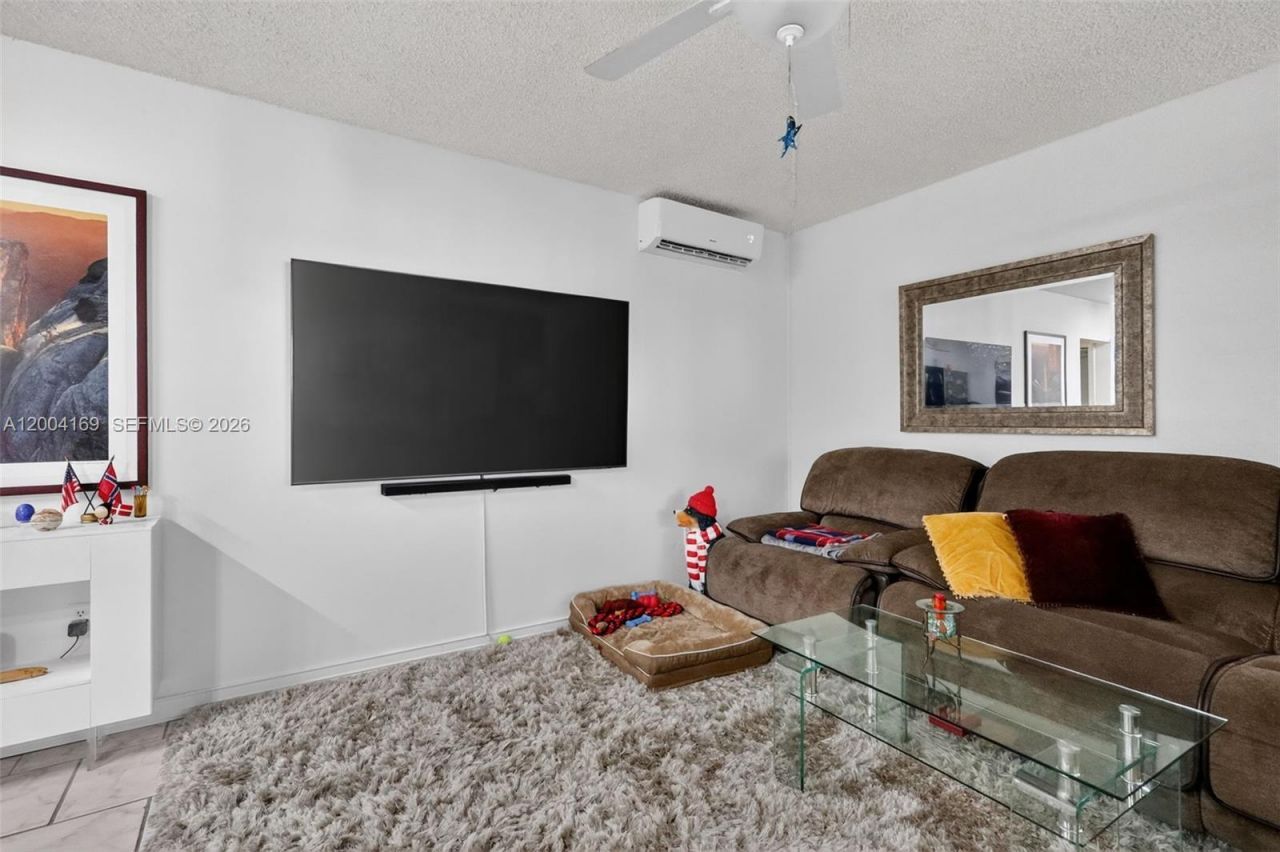 1820 Venice Park Dr , Unit 102, North Miami, FL 33181 Photo