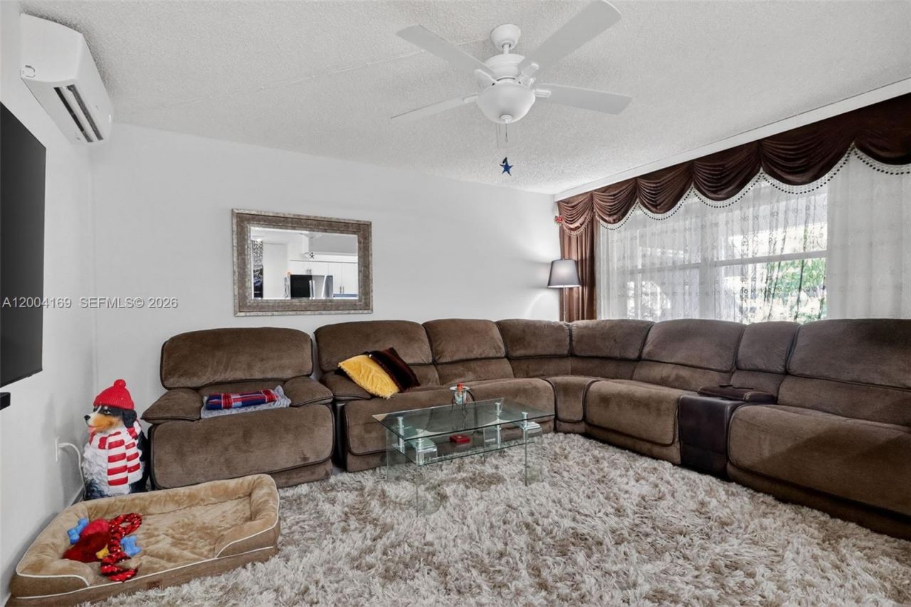 1820 Venice Park Dr , Unit 102, North Miami, FL 33181 Photo