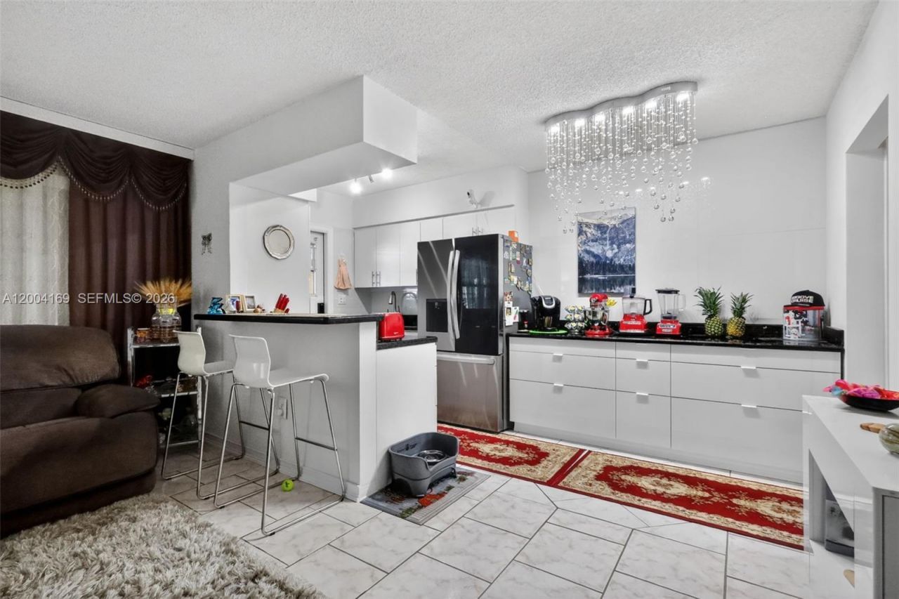 1820 Venice Park Dr , Unit 102, North Miami, FL 33181 Photo