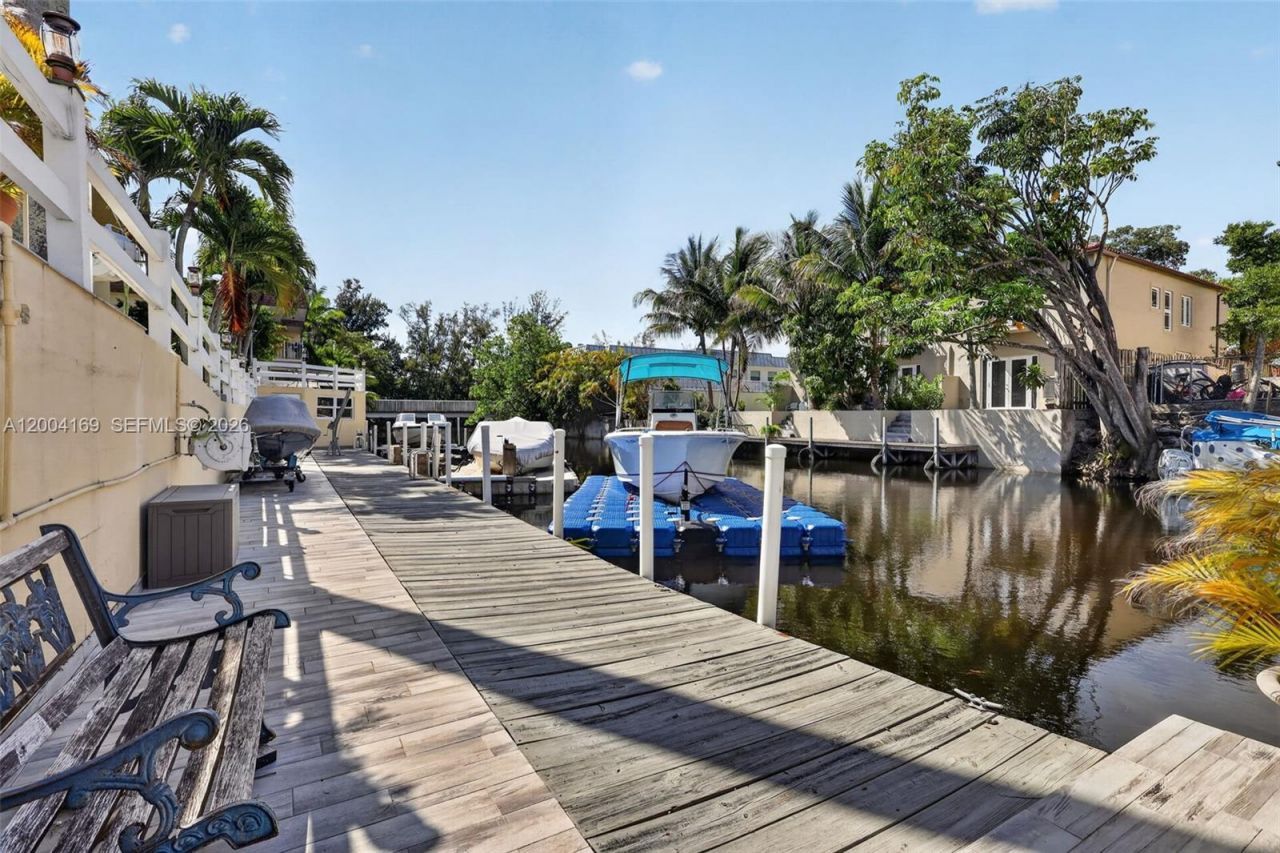 1820 Venice Park Dr , Unit 102, North Miami, FL 33181 Photo