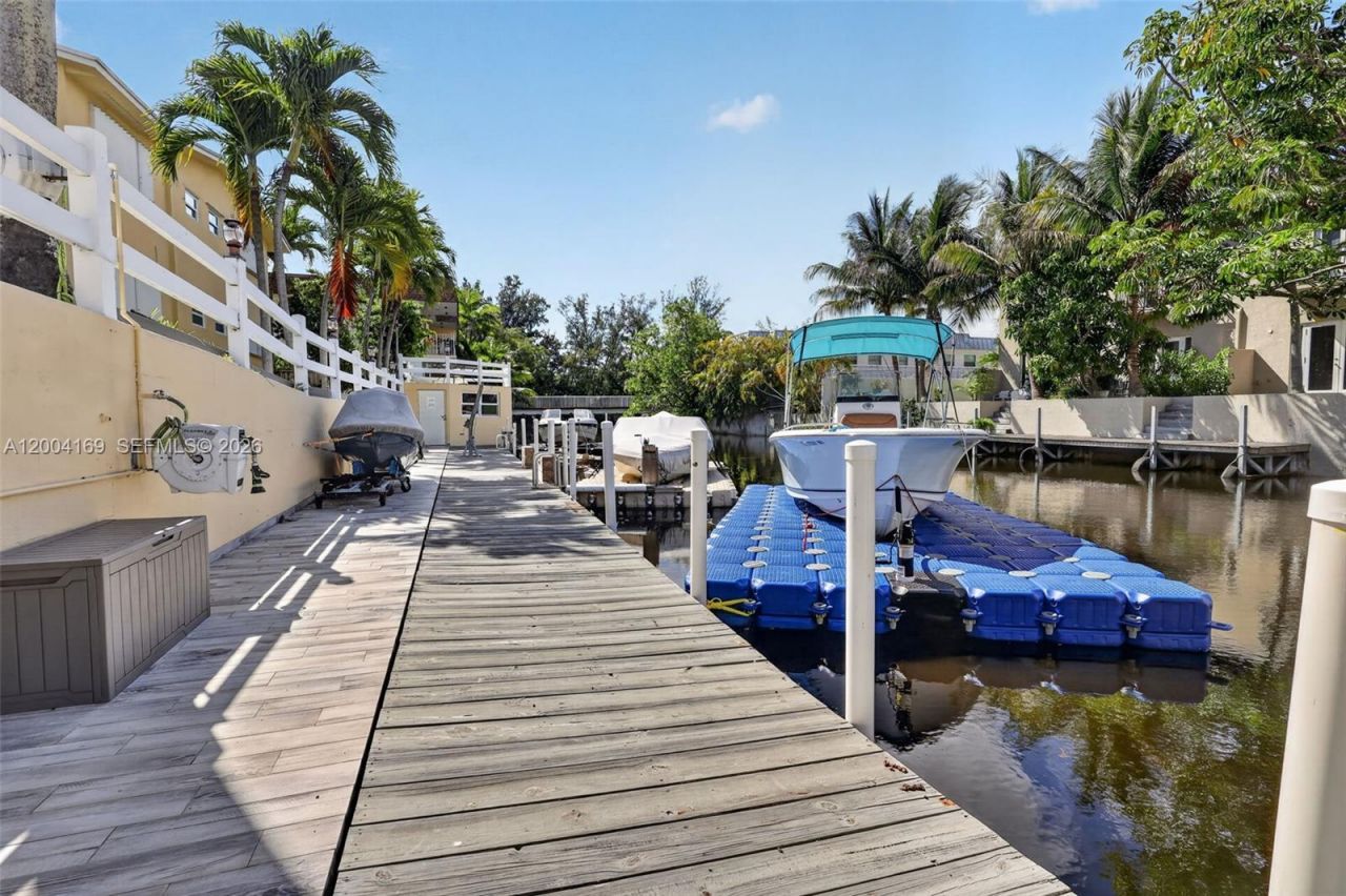 1820 Venice Park Dr , Unit 102, North Miami, FL 33181 Photo