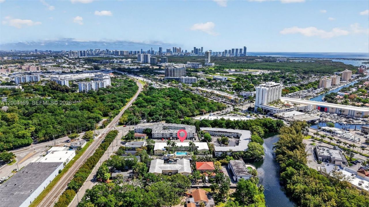 1820 Venice Park Dr , Unit 102, North Miami, FL 33181 Photo