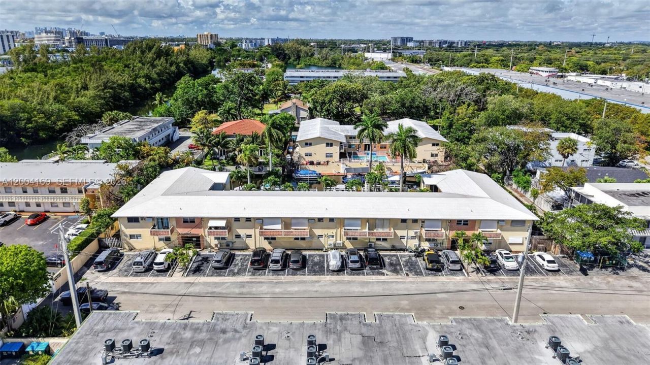 1820 Venice Park Dr , Unit 102, North Miami, FL 33181 Photo