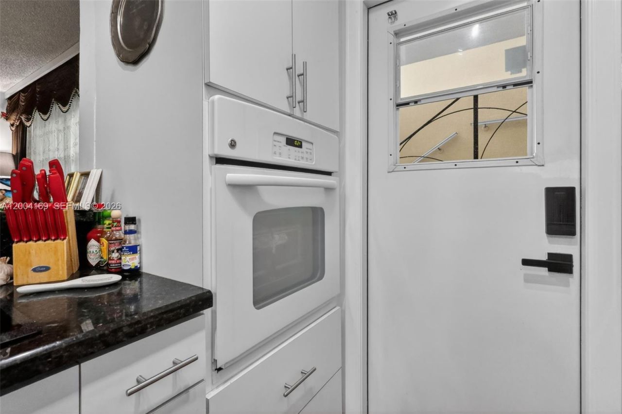 1820 Venice Park Dr , Unit 102, North Miami, FL 33181 Photo