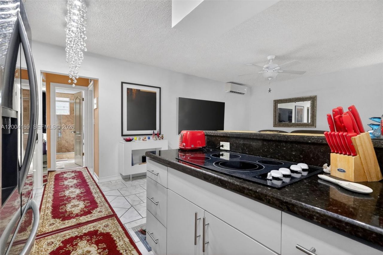 1820 Venice Park Dr , Unit 102, North Miami, FL 33181 Photo