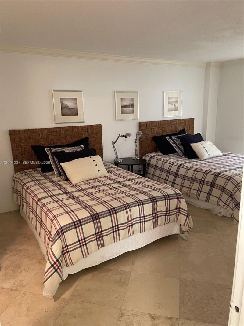 5555 Collins Ave, Unit 7Z, Miami Beach, FL 33140 Photo