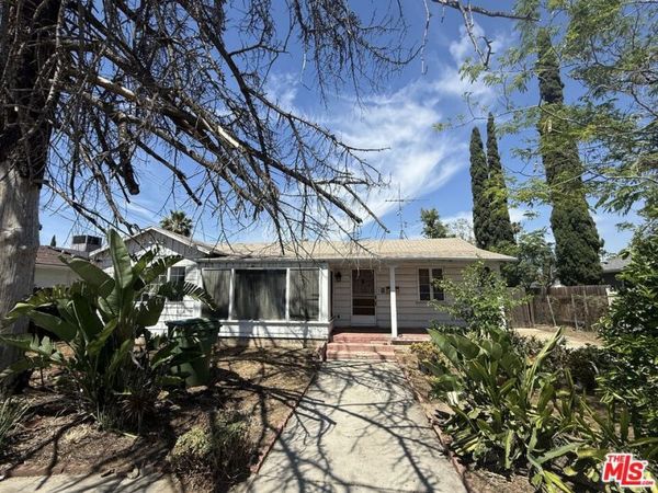 11229 Saticoy Street, Sun Valley, CA 91352