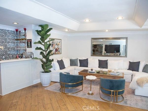 4511 Dulcinea Court, Woodland Hills, CA 91364