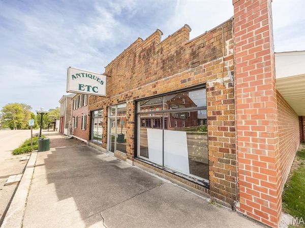 108 E Saint Louis Street, Lebanon, IL 62254