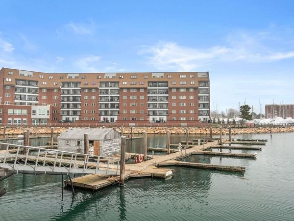 150 Lynnway, Unit PH-702, Lynn, MA 01902