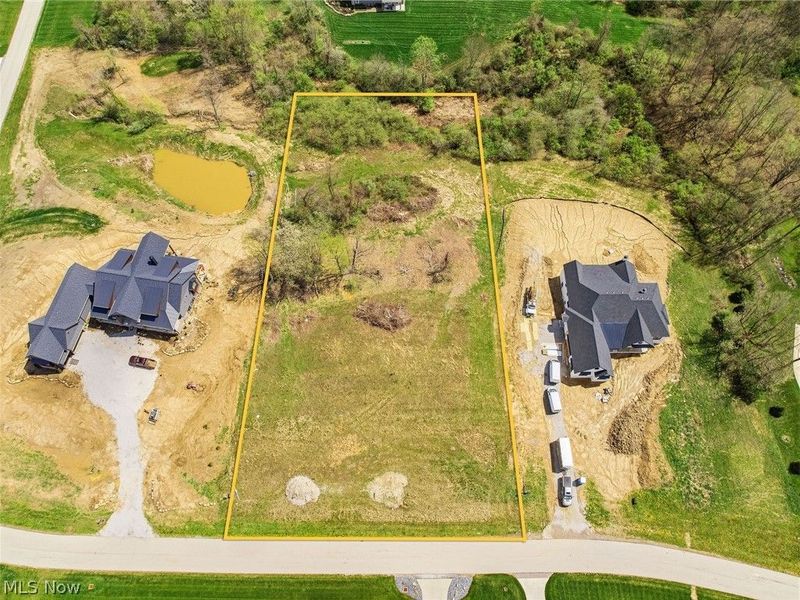 6027 Macdougall Lane, Sharon, OH 44256 Photo 2