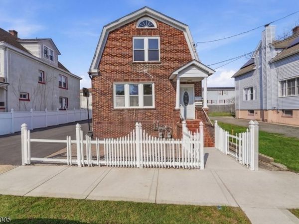 25 Florida Grove Rd, Woodbridge, NJ 08832