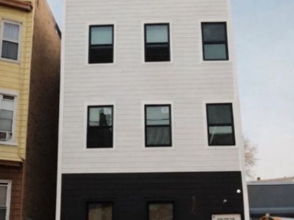 142 Mill St, Paterson, NJ 07501