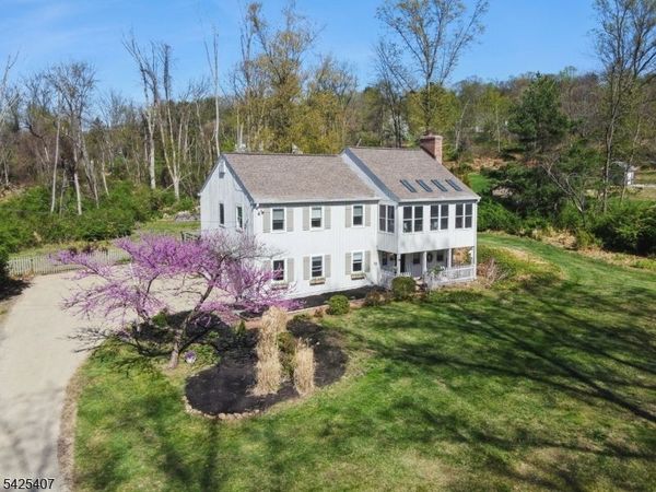 108 Beacon Hill Rd, Washington, NJ 07830