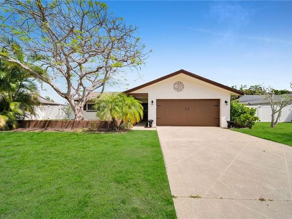 873 Hofstra DR , FORT MYERS, FL 33919