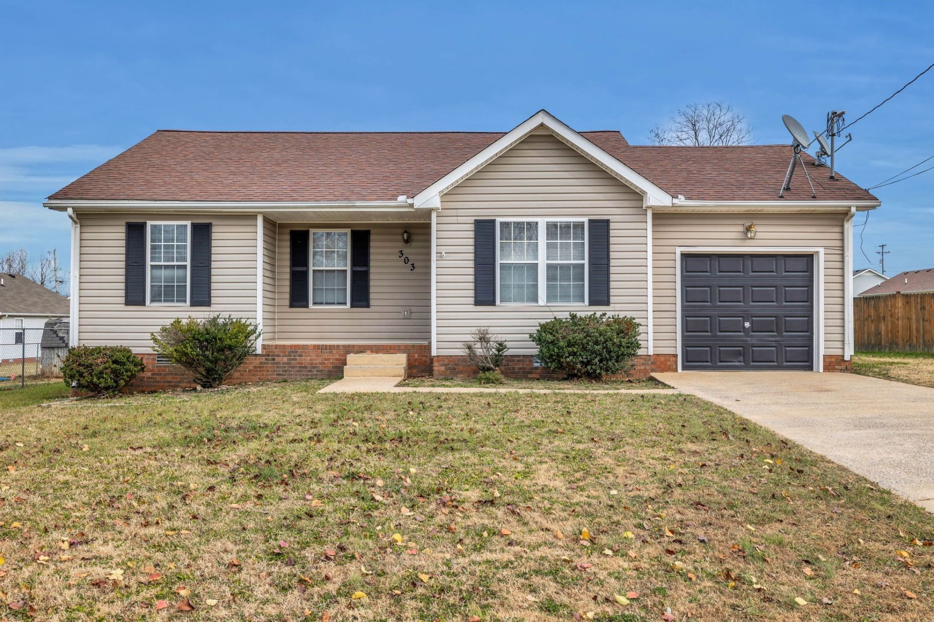 303 Pappy Dr, Oak Grove, KY 42262 Main Photo
