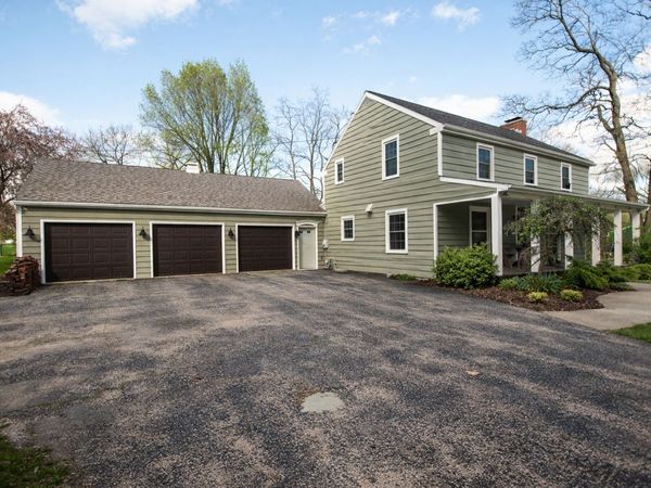 3868 W Ogle Street, Dixon, IL 61021