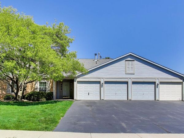 230 Crestview Drive, Unit C, Wauconda, IL 60084