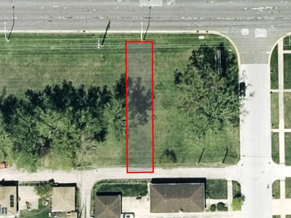 812 State Street , Calumet City, IL 60409