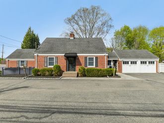 1 Huntington Bay Road Huntington, NY 11743