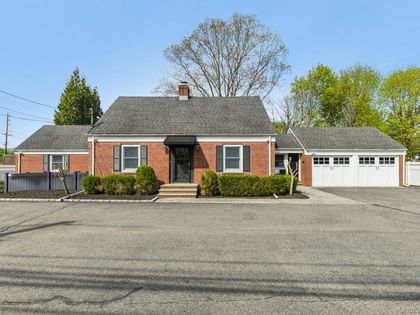 1 Huntington Bay Road Huntington, NY 11743