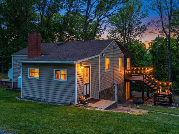 9 HOAGIE LN, SWOOPE, VA 24479