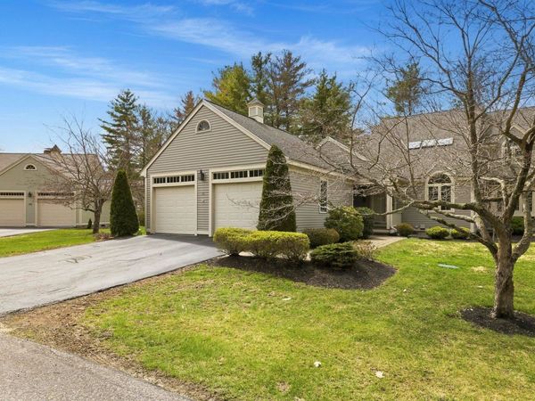 25 Peninsula Drive, Unit 25, Stratham, NH 03885