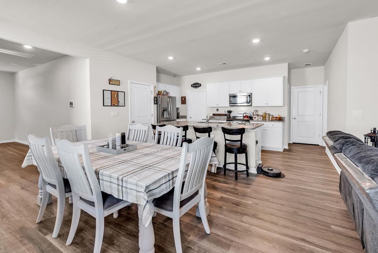 514 Hogwart Ln. Photo 10