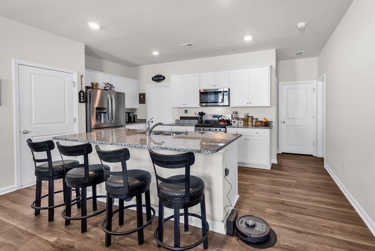 514 Hogwart Ln. Photo 11