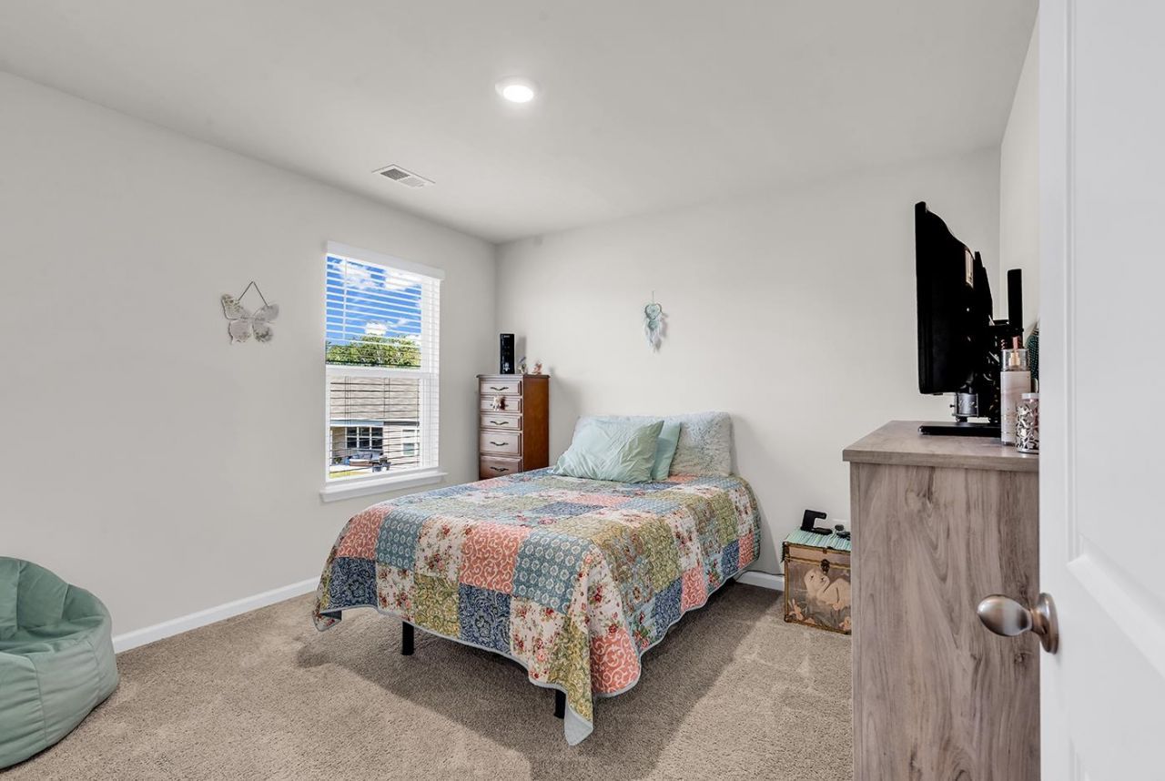 514 Hogwart Ln. Photo 25