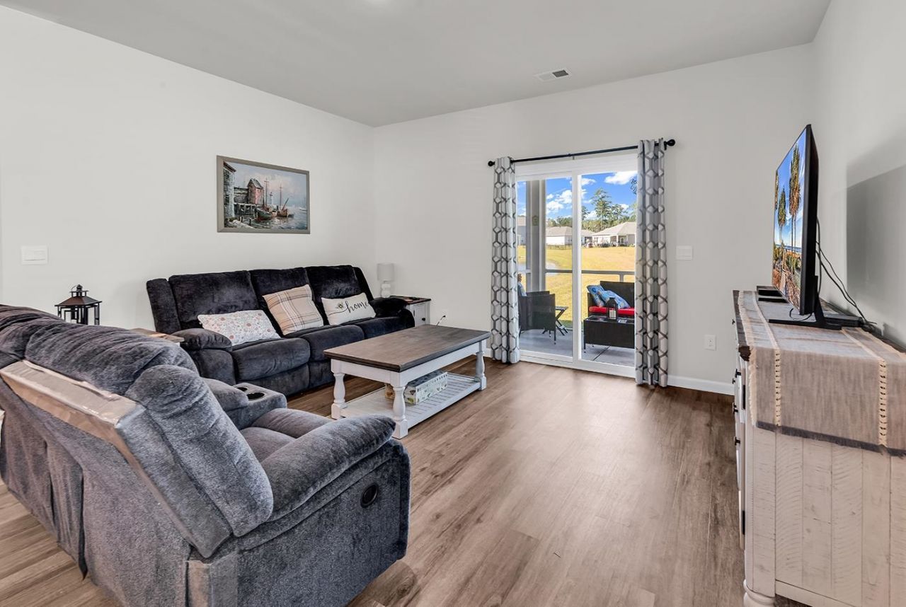 514 Hogwart Ln. Photo 4