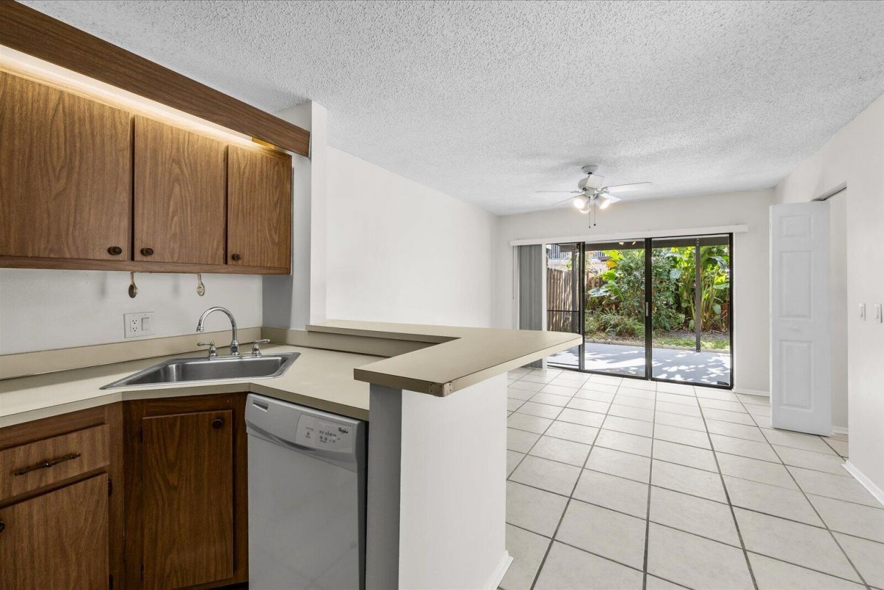 3548 Gardens East Drive, Unit B, Palm Beach Gardens, FL 33410 Photo
