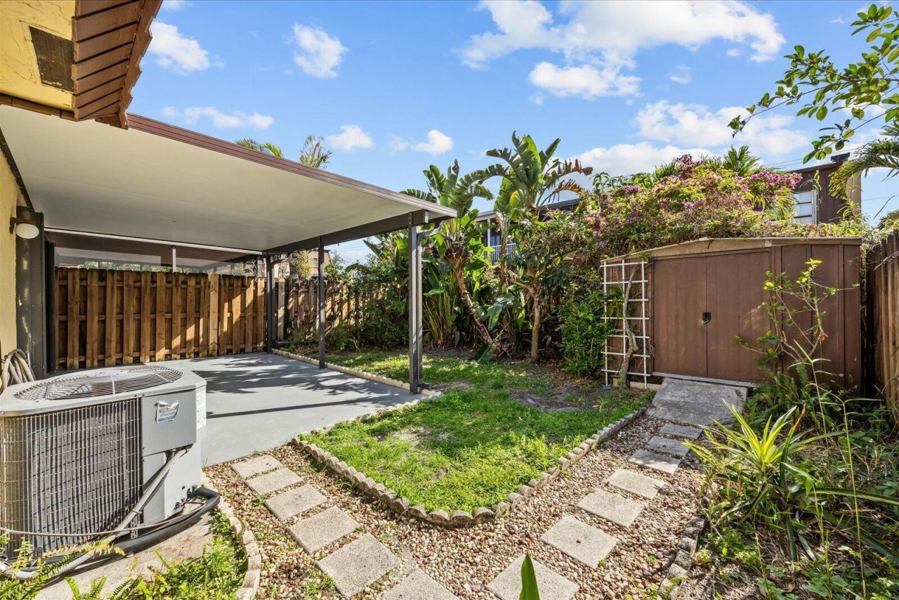 3548 Gardens East Drive, Unit B, Palm Beach Gardens, FL 33410 Photo