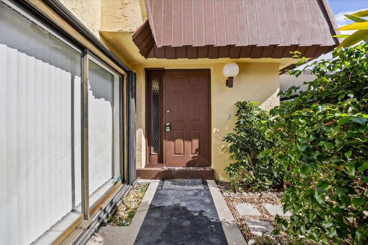 3548 Gardens East Drive, Unit B, Palm Beach Gardens, FL 33410 Photo