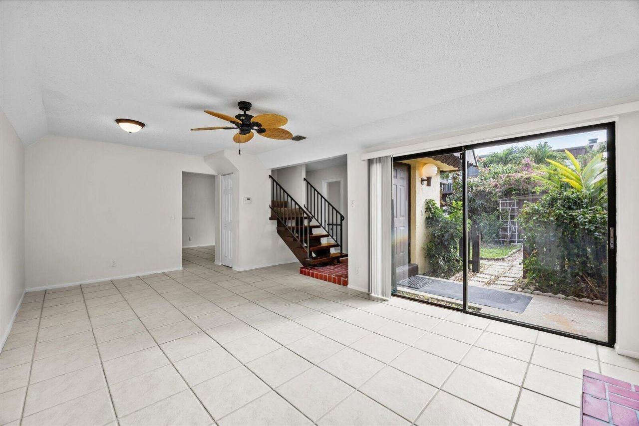 3548 Gardens East Drive, Unit B, Palm Beach Gardens, FL 33410 Photo