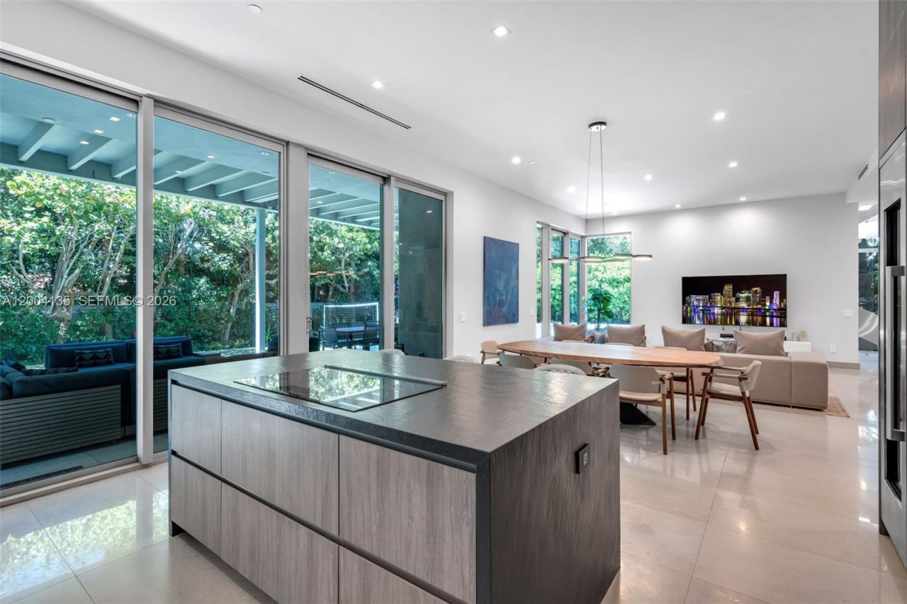 110 Reef Ln , Key Biscayne, FL 33149 Photo