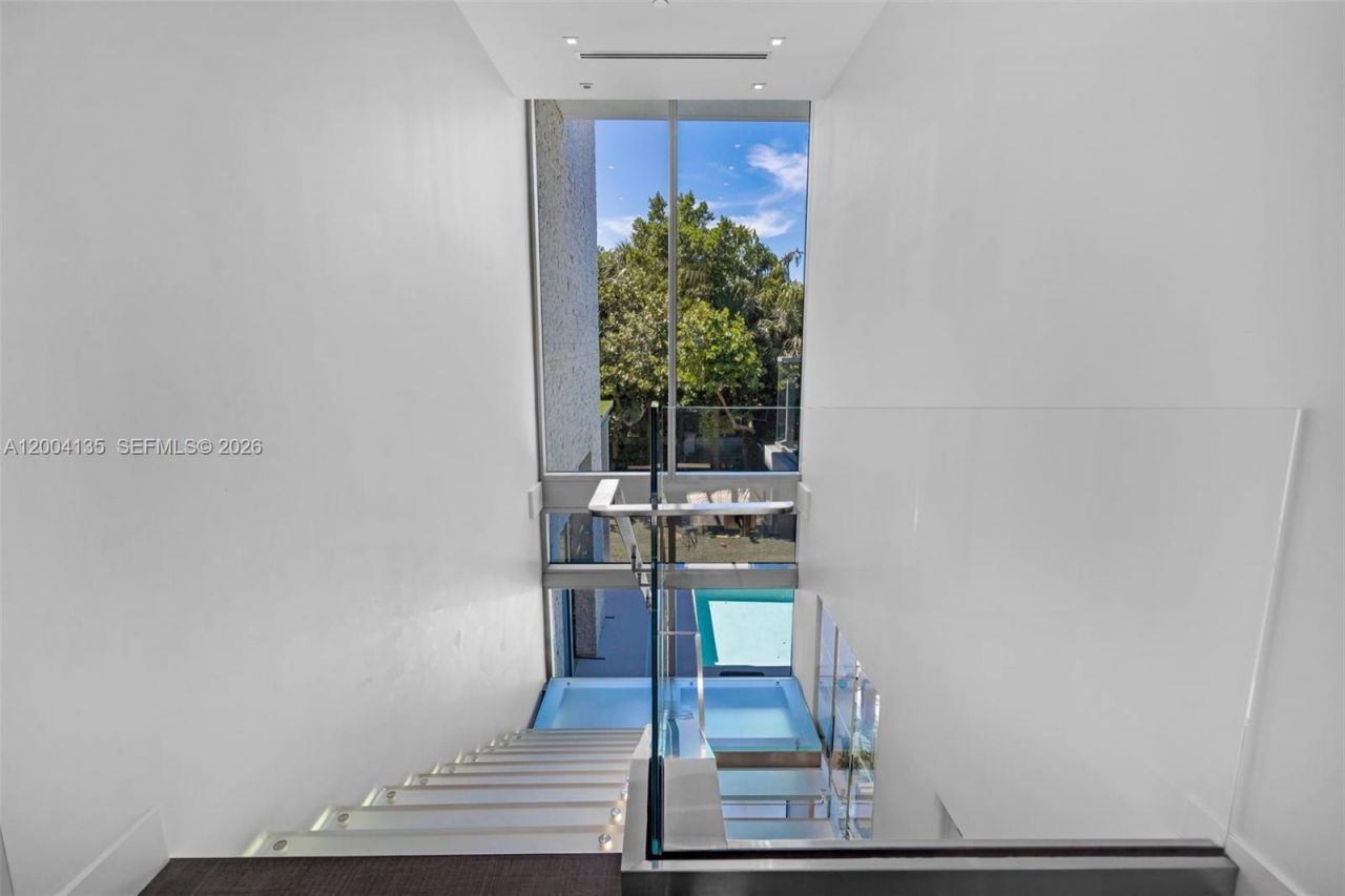 110 Reef Ln , Key Biscayne, FL 33149 Photo