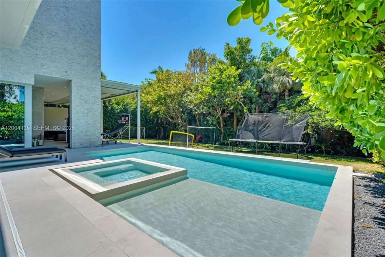 110 Reef Ln , Key Biscayne, FL 33149 Photo