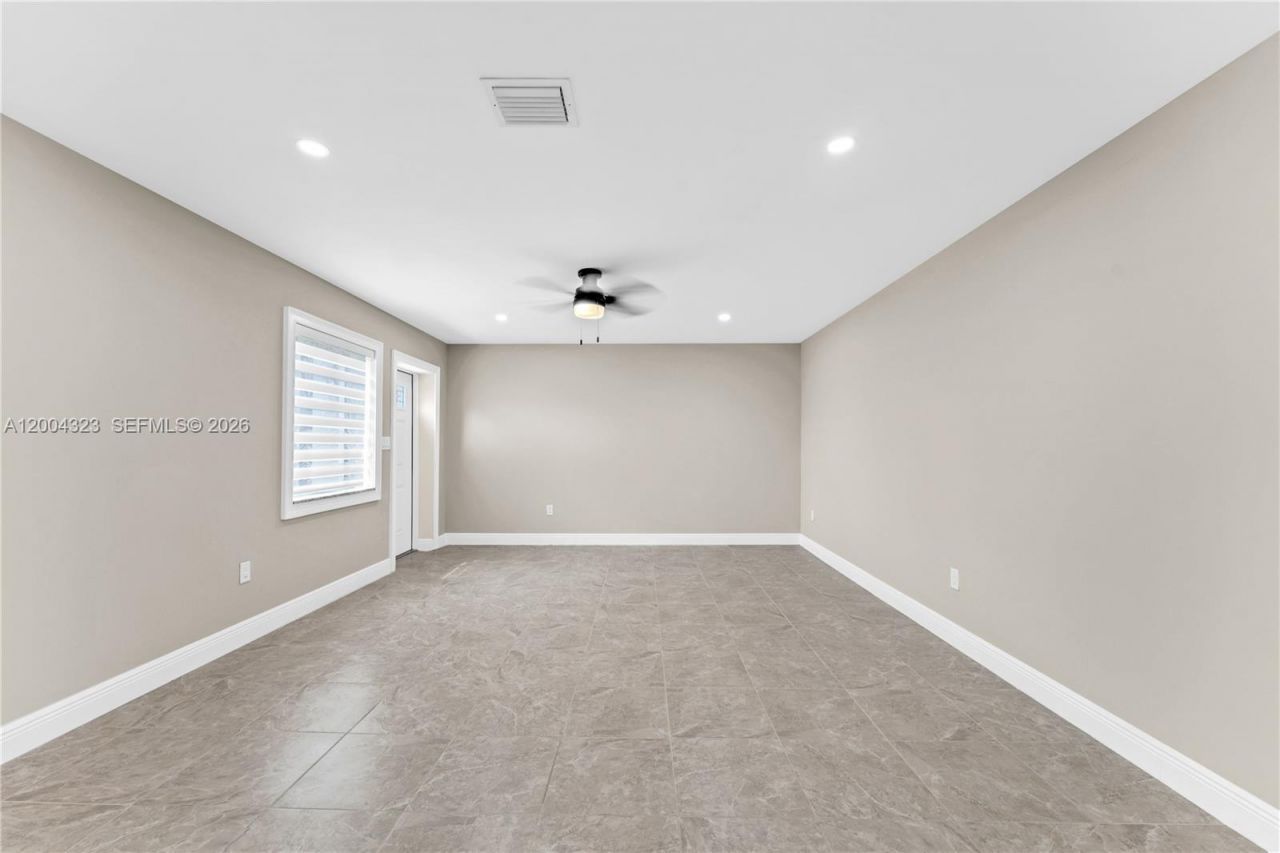 157 Curtiss Pkwy , Miami Springs, FL 33166 Photo