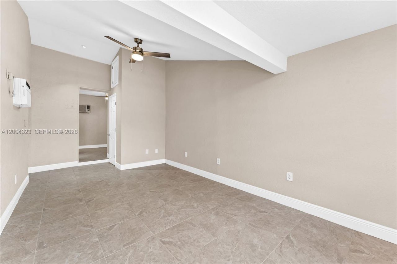 157 Curtiss Pkwy , Miami Springs, FL 33166 Photo