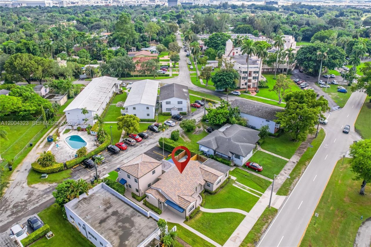 157 Curtiss Pkwy , Miami Springs, FL 33166 Photo