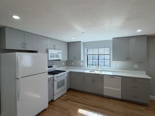 292 Main Street, Unit 3, Walpole, MA 02081