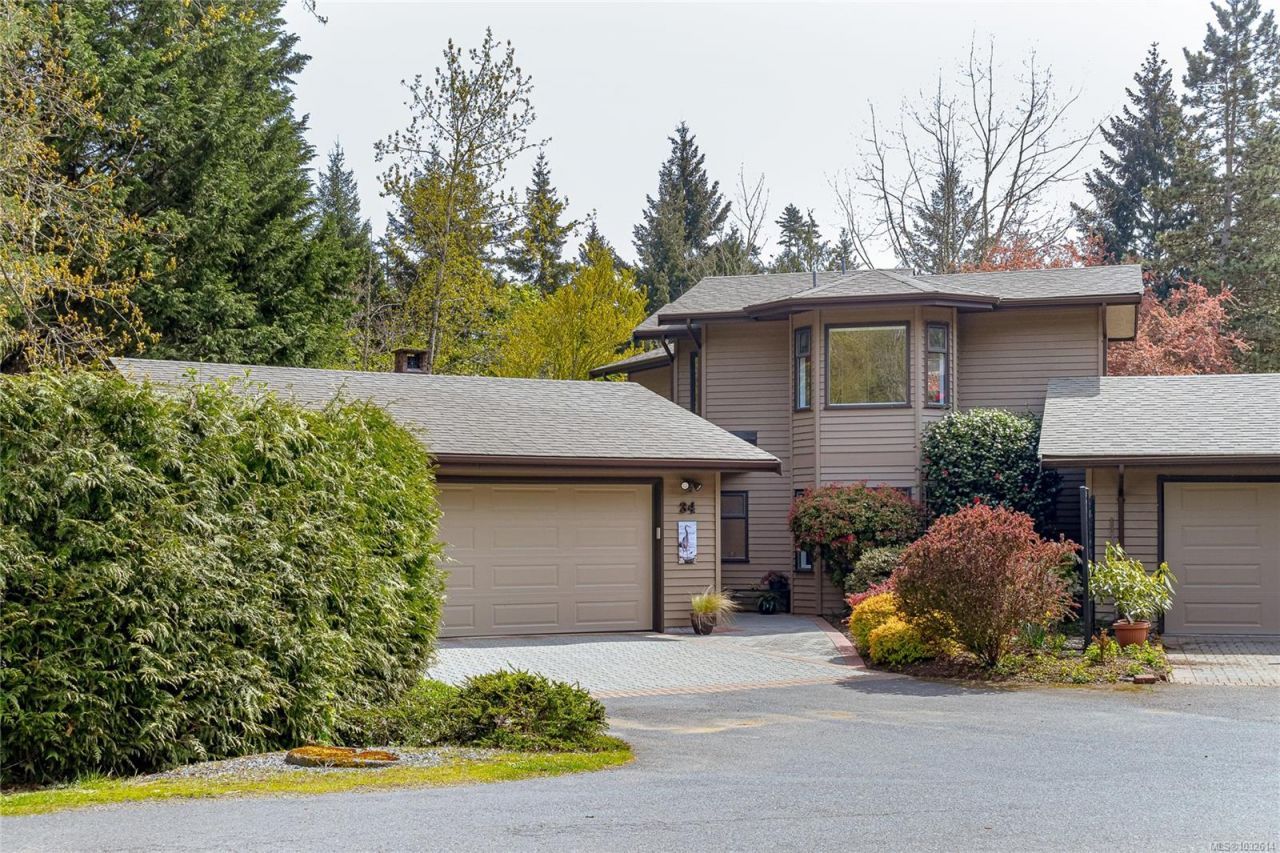 1255 Wain Rd  North Saanich, BC V8L 4R4