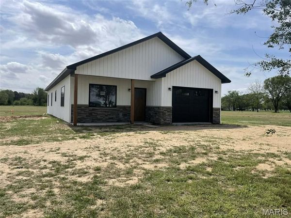 907 Arnold, Malden, MO 63863