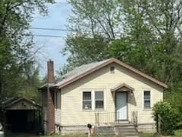 1829 Chambers Road , St Louis, MO 63136