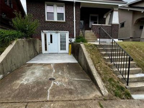 2830 Hampton Avenue , St Louis, MO 63139